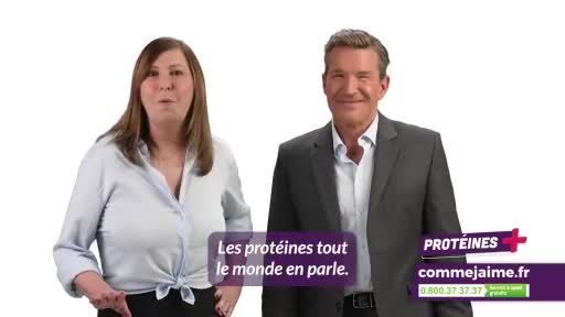 A woman in a light blue blouse and a man in a dark suit stand side-by-side. A purple banner at the bottom right displays "PROTÉINES commejaime.fr" and a phon...